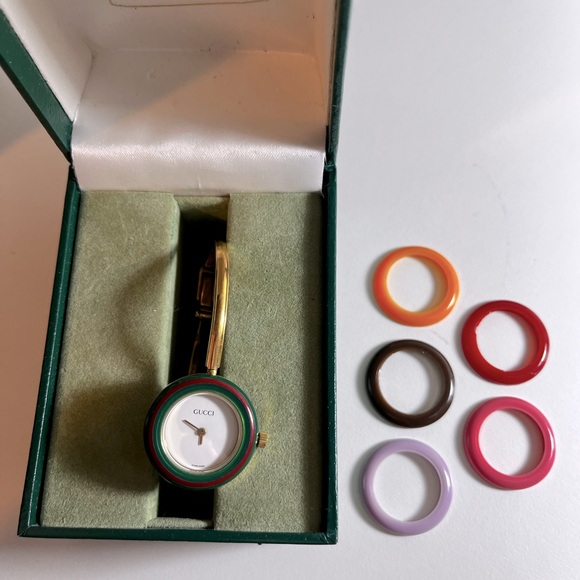 GUCCI 11/12.2 interchangeable bezels with 6 of them. - Picture 1 of 14